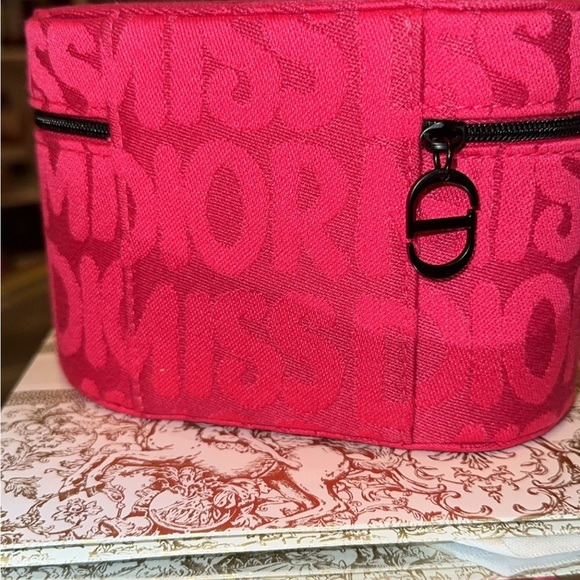 Dior Vibrant Pink Cosmetic Pouch - Picture 5 of 5
